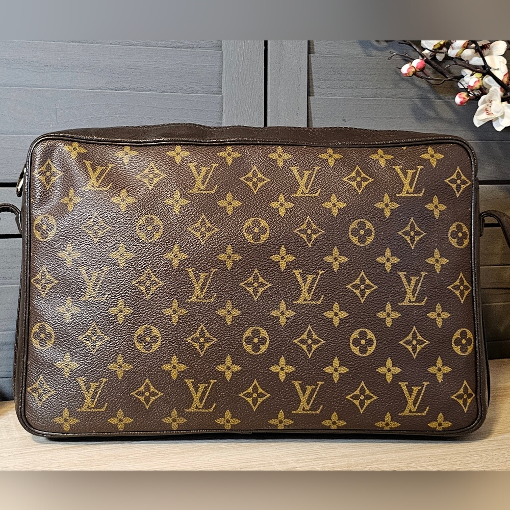 Authentic LOUIS VUITTON Monogram Sac Bandouliere 35 Shoulder Bag